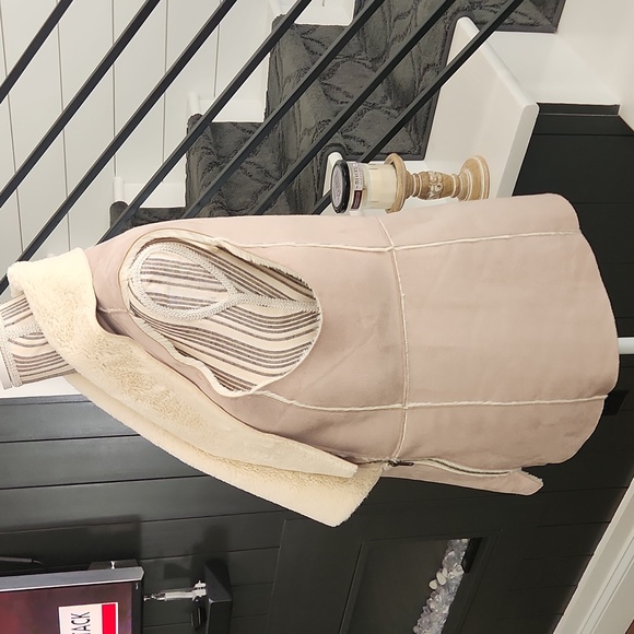 Sueded Faux Fur Lined Vest - Picture 3 of 10